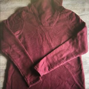 (M) The North Face sweater